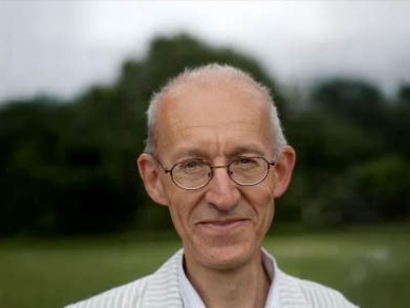 Fhv. arkiv- og forskningsleder, dr. phil. Lars N. Henningsen