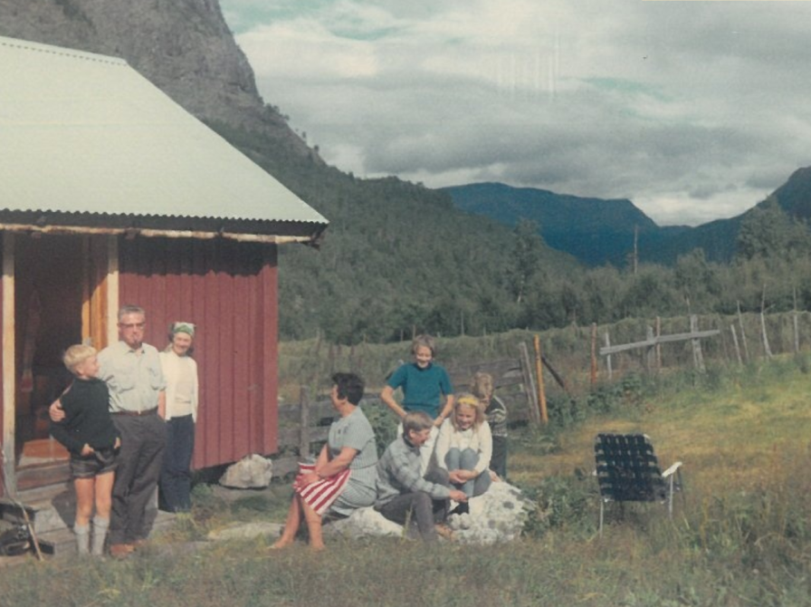 Karl som barn på ferie i Norge